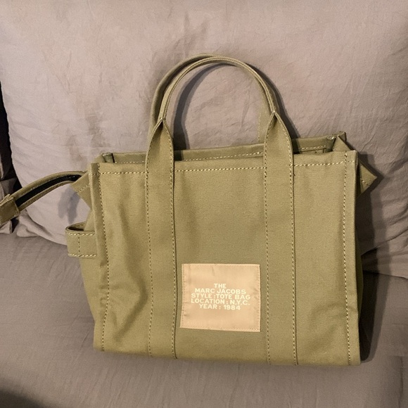 Marc Jacob’s Tote - Picture 5 of 6